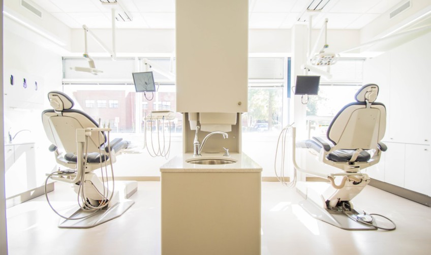 Adiós a la sensibilidad dental: causas y soluciones